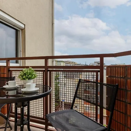 Appartement Cozy With Parking In Ursus By Renters Warschau