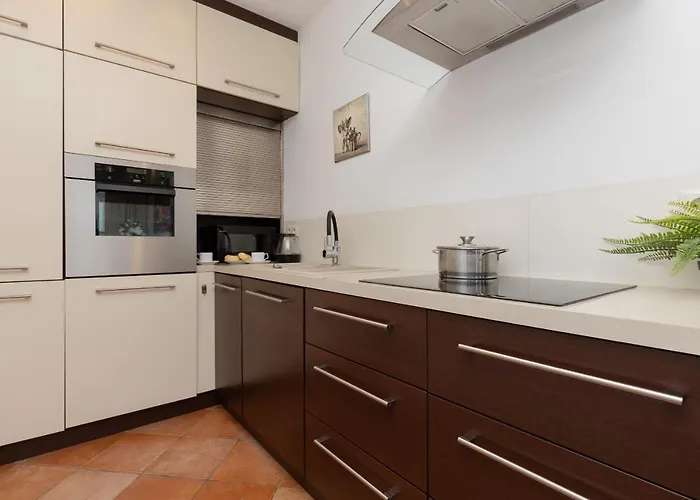 Cozy With Parking In Ursus By Renters Apartman