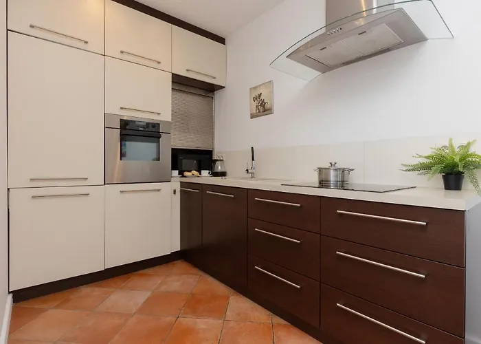 Cozy With Parking In Ursus By Renters