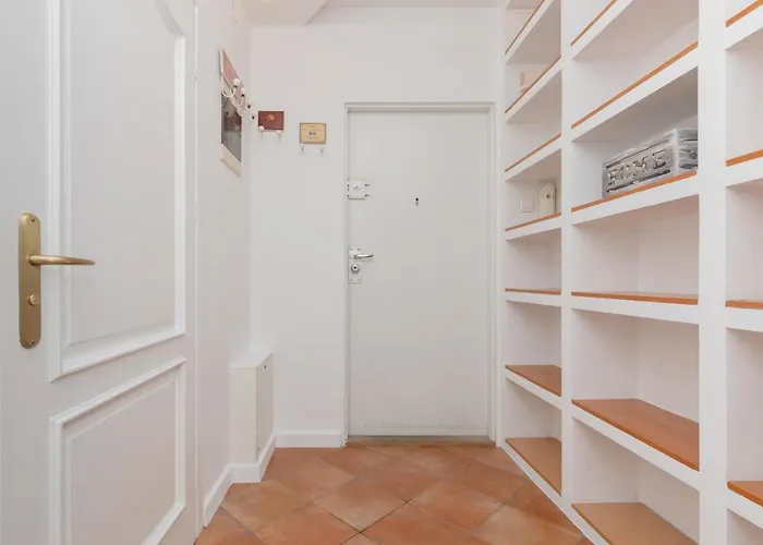 Apartman Cozy With Parking In Ursus By Renters Varsó