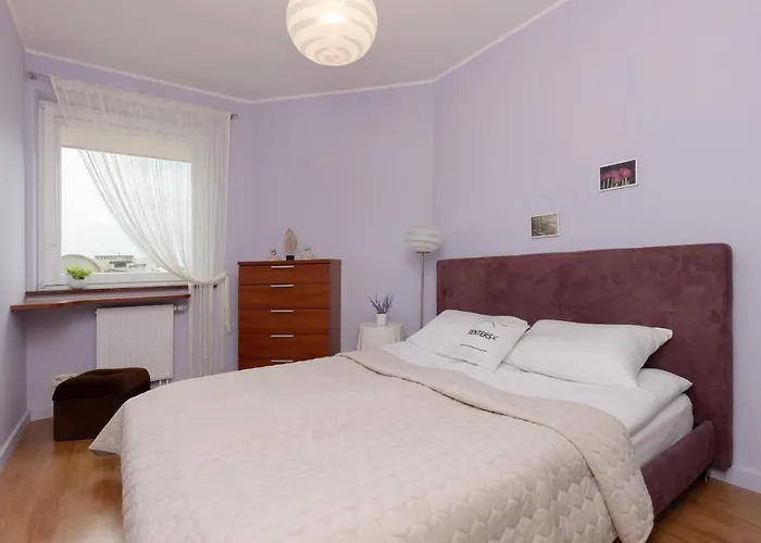 Cozy With Parking In Ursus By Renters Apartman Varsó