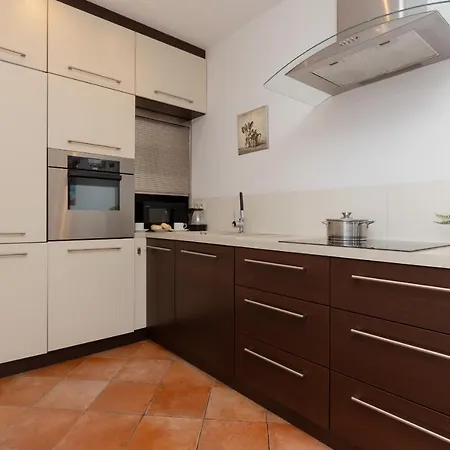 Cozy With Parking In Ursus By Renters